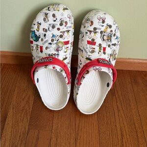 CROCS Peanuts Graphic Loafers - White and Red